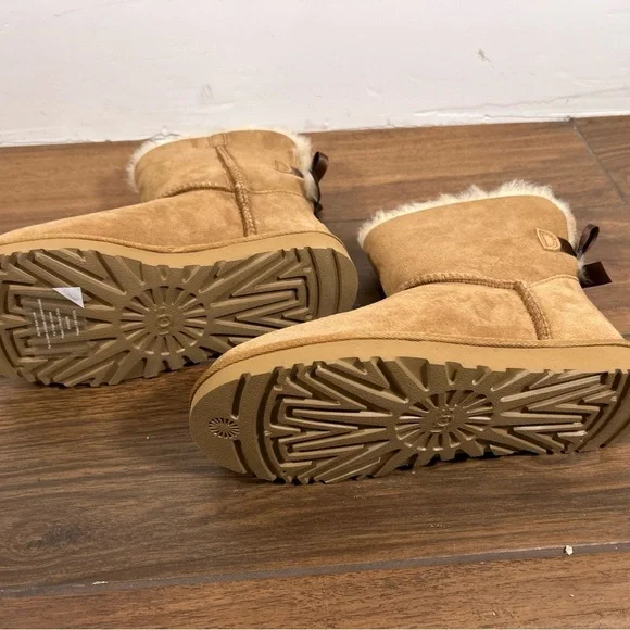 NWT! Ugg Boots‎ Mini Bailey Bow II Chestnut size 7 - Picture 6 of 14